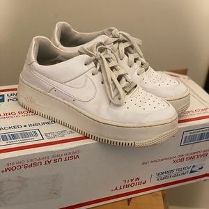 Nike Women’s Air Force 1 Sage Low